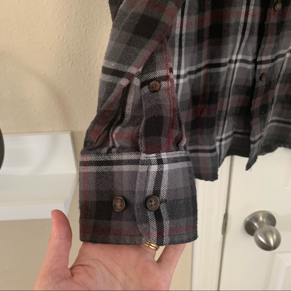 IZOD Flannel- MAKE AN OFFER! - Picture 4 of 4
